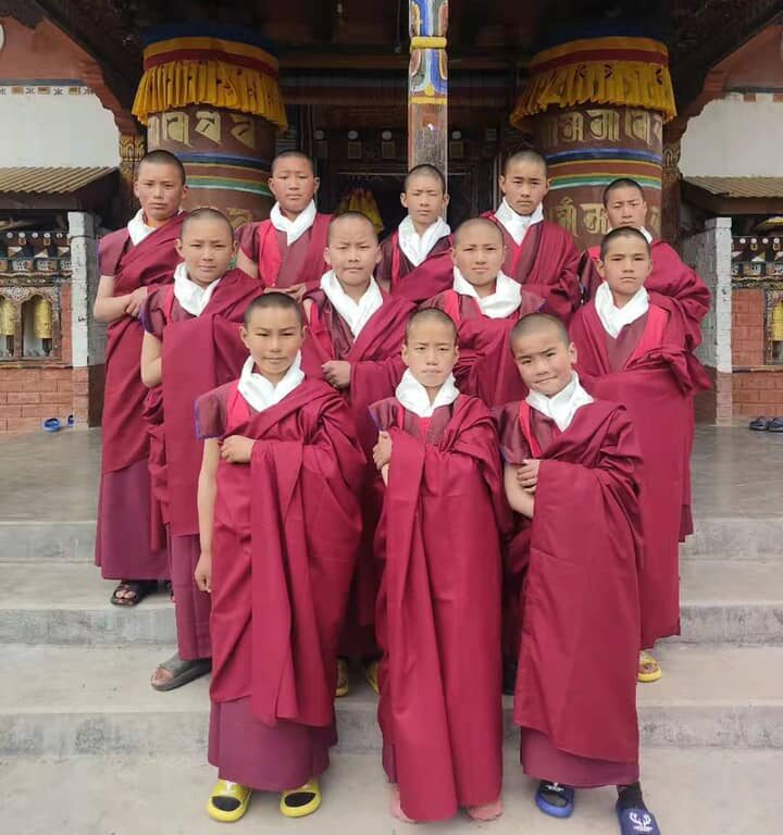 Twelve new monks joined Doedpung Zilonen Ling Zhirim Shedra at Rukubjee.