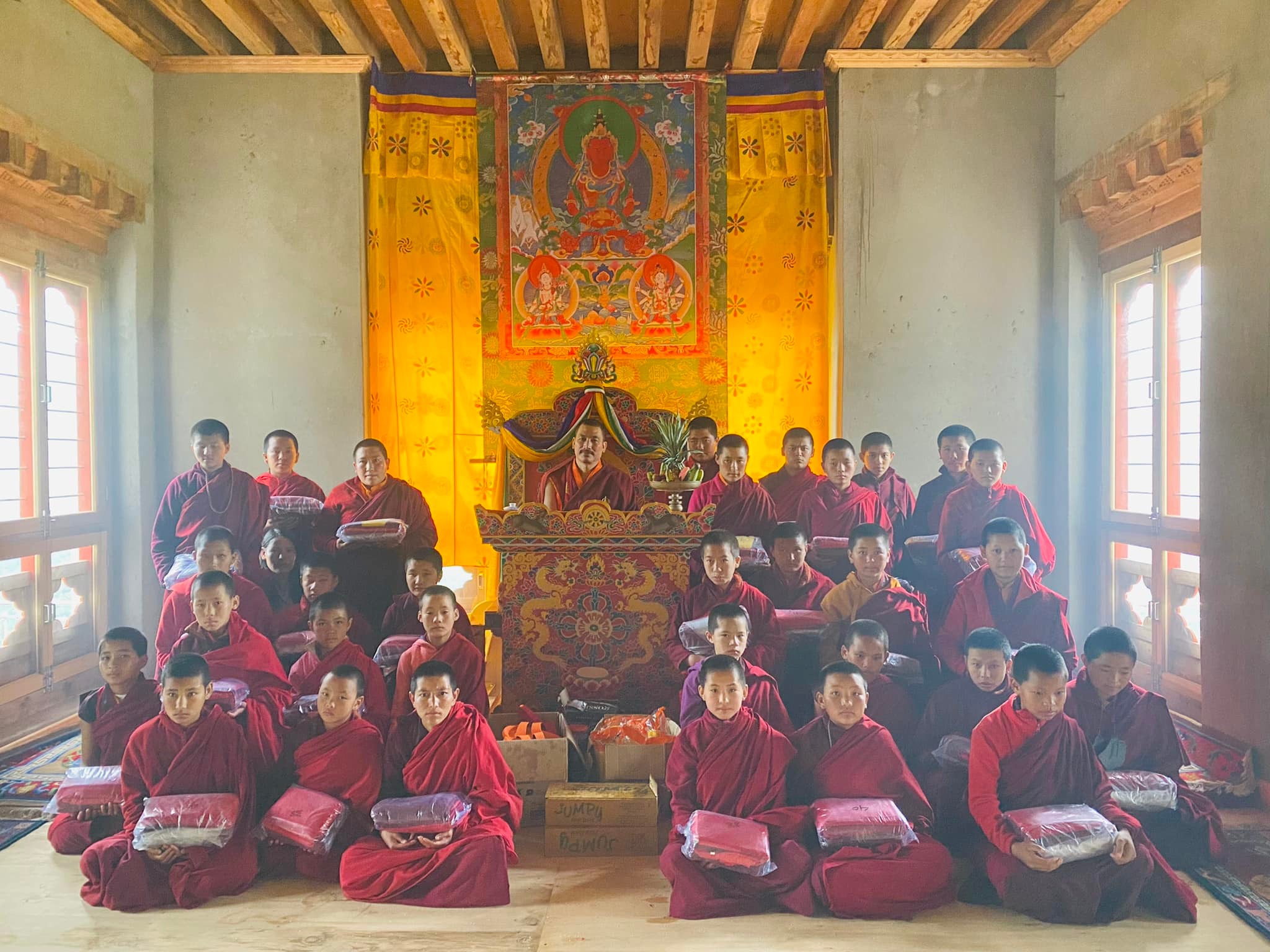 Sponsors from Hongkong, Bhutan and Thailand provided set of monks dress and slippers to the monks and nuns under the foundation.